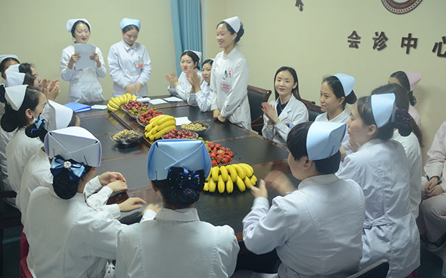 【5.12护士节】MK网官方站网页版举办茶话会白衣天使受表彰(图5)